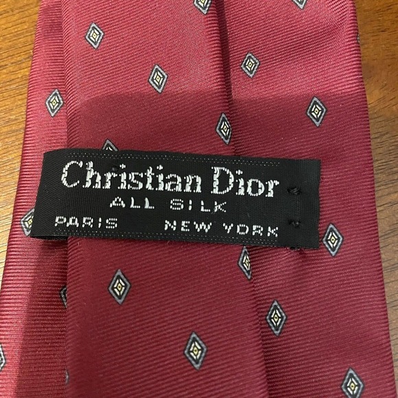 Christian Dior All Silk Necktie Red Wine Allover Diamond Print 57” Class… - Picture 4 of 4